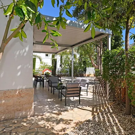 Greenway - Large Private Pool Villa Protaras