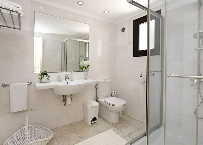 Greenway - Large Private Pool Protaras