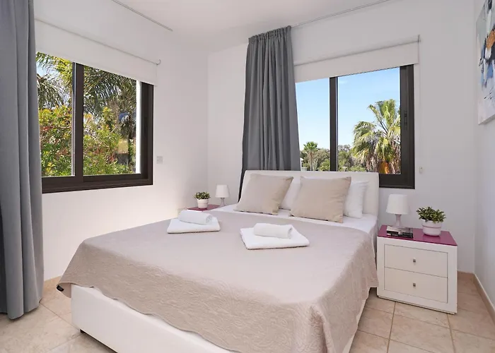 Greenway - Large Private Pool Villa