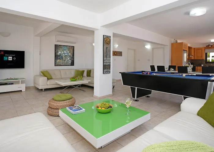 Villa Greenway - Large Private Pool Protaras