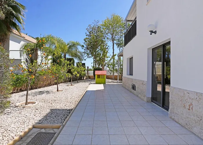 Greenway - Large Private Pool Protaras