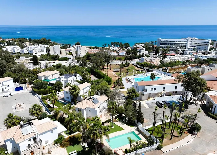 Greenway - Large Private Pool * Protaras