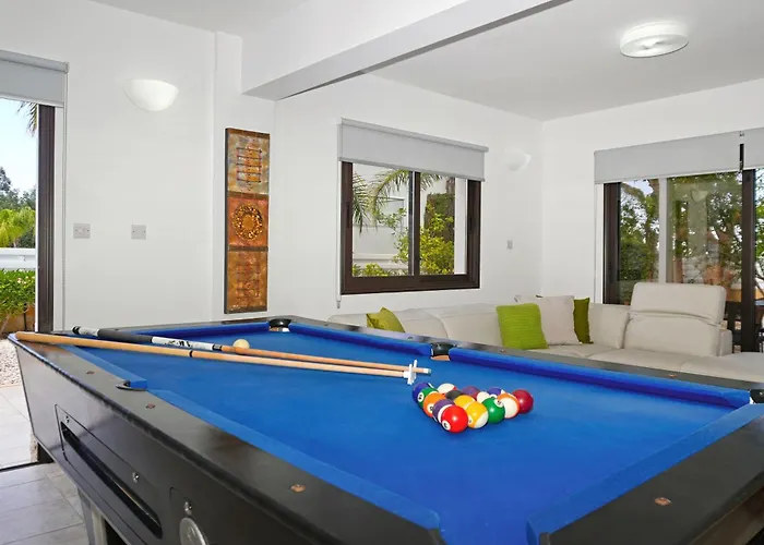 Greenway - Large Private Pool * Protaras