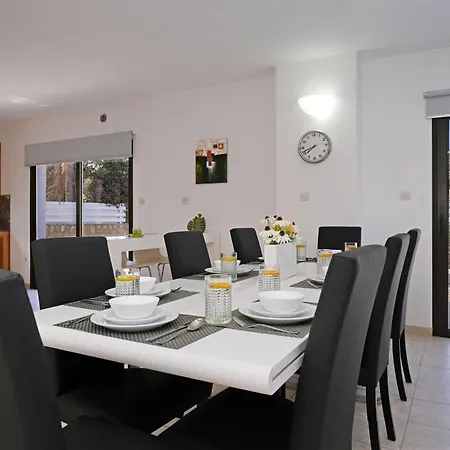 Greenway - Large Private Pool Villa *