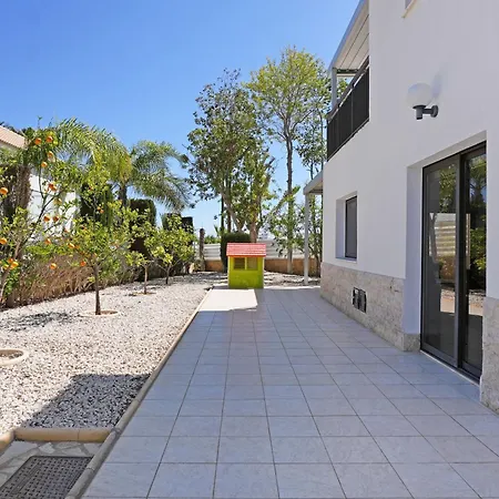 Greenway - Large Private Pool Πρωταράς