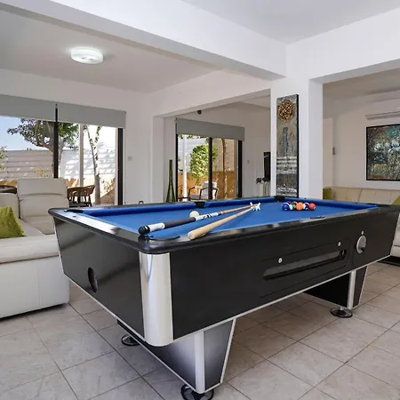 Greenway - Large Private Pool *