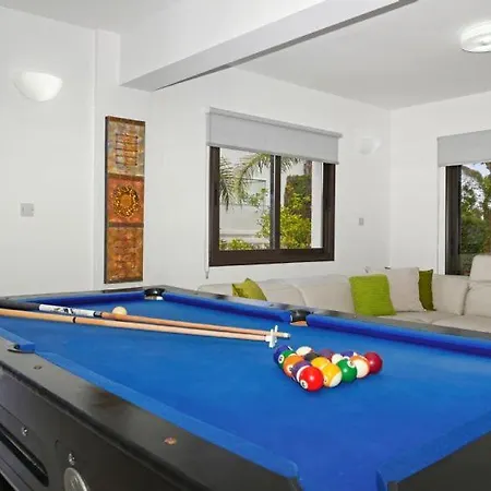 Greenway - Large Private Pool * Protaras