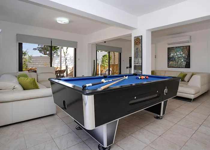 Greenway - Large Private Pool *