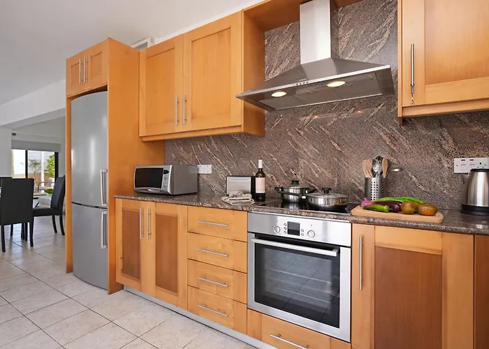 Greenway - Large Private Pool 프로타라스