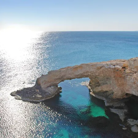 Greenway - Large Private Pool Πρωταράς